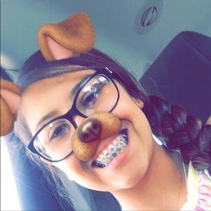 Meet your Posher, Deyanira